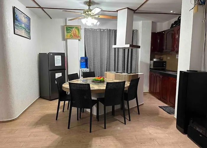 Alona Park Residence - 3 Bedroom Apartment- Alex And Jesa Unit