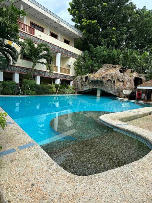 Alona Park - 3 Bedroom Apartment- Alex And Jesa Unit