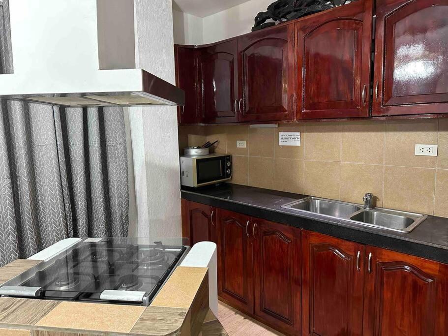Alona Park - 3 Bedroom Apartment- Alex And Jesa Unit *