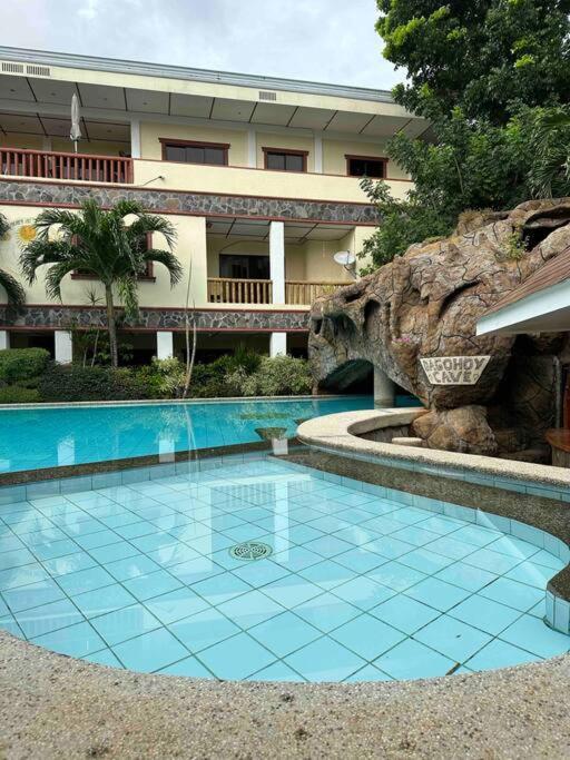 Alona Park - 3 Bedroom Apartment- Alex And Jesa Unit Apartment *