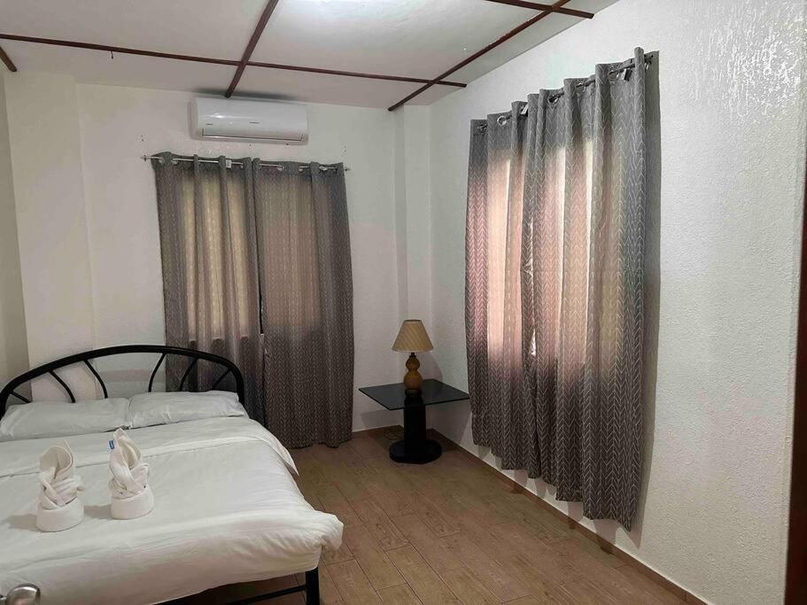 Alona Park - 3 Bedroom Apartment- Alex And Jesa Unit *