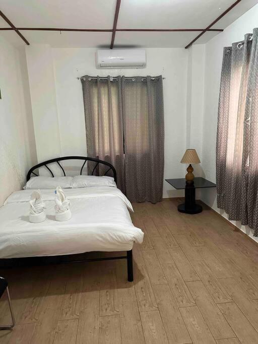 Apartment Alona Park - 3 Bedroom Apartment- Alex And Jesa Unit