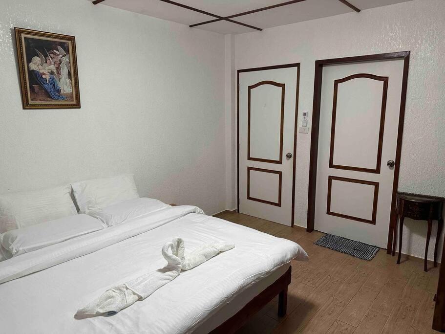 Alona Park - 3 Bedroom Apartment- Alex And Jesa Unit *