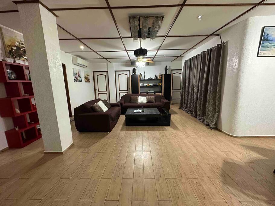 Alona Park - 3 Bedroom Apartment- Alex And Jesa Unit *